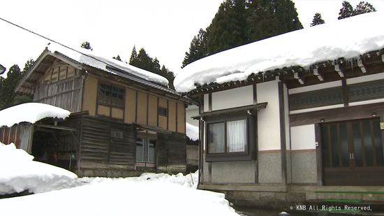 【雪に埋まった状態で発見】　93歳女性死亡　屋根からの落雪の可能性も　魚津市