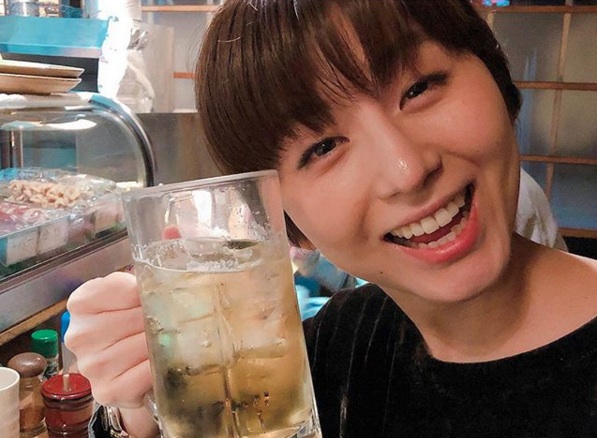 フリーになった宇賀なつみアナが三浦春馬に胸を押し付けてツーショット 人妻のパリピ行為にファン騒然 記事詳細 Infoseekニュース