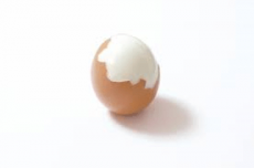 ヒザでいったー！　乃木坂４６「ひなちま」のゆで卵の割り方が衝撃的！ 　スタジオが爆笑で包まれる！