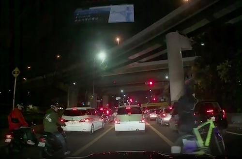 自転車をぶつけられた 警察