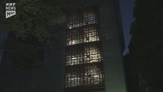 改修中の内部が見えやすく…国宝瑠璃光寺五重塔夜間ライトアップ