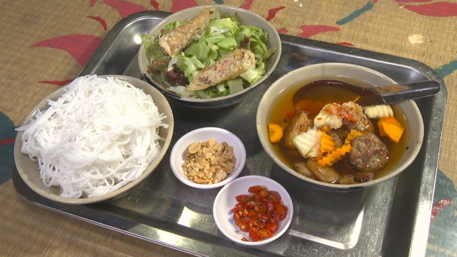 酸っぱ辛いうまさがクセになるベトナム風つけ麺や、コリコリ食感が魅力のパパイヤサラダも　岡山【ほっとマルシェ】