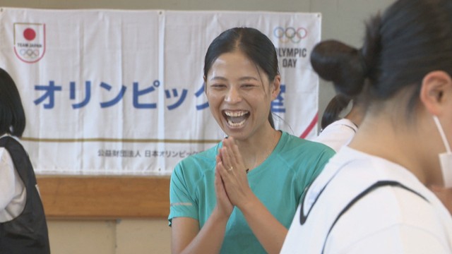 北京五輪・陸上5000ｍに出場した小林祐梨子さん　中学生に目標を持つ大切さ伝える　岡山市