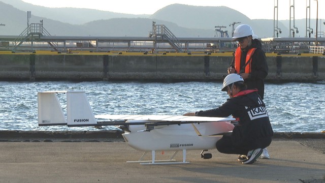 海上保安庁が高松港で「大型ドローン」の飛行実験　長さ2.5m、幅3.5m　航行状況の確認や灯台の点検ができるかなど調査