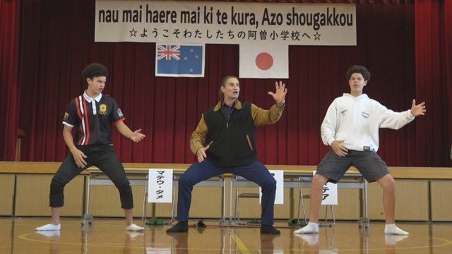 小学生がニュージーランド先住民と交流　伝統的な踊り「ハカ」などの文化を体験　岡山・総社市