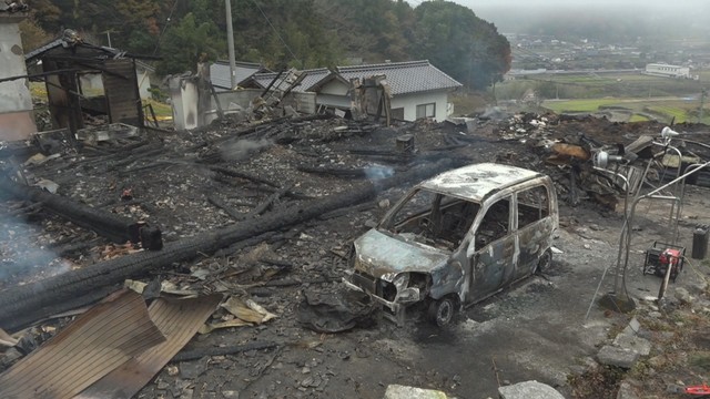 高梁市で住宅全焼　1人死亡　住人の92歳男性か　岡山