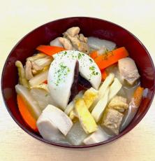 「あん餅雑煮うどん」で新年の幕開け　香川県さぬき市の津田の松原SAで正月三が日に販売　