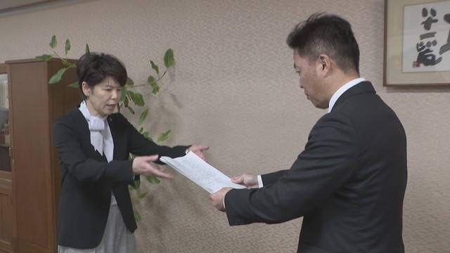 笠岡市の「財政健全化プラン」　市議会が再検討などを求め要望書を提出　岡山