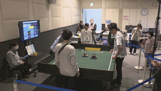 小学生から高校生までが自分たちで制作したロボットの競技大会　高松市