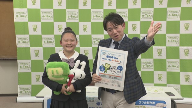 女子中学生と教員の漫才コンビ・二者面談　スマホでの確定申告をPR　香川