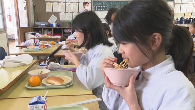 生産量は5年で半減…香川県産のアオノリのおいしさ知って　小学校給食で提供　善通寺市