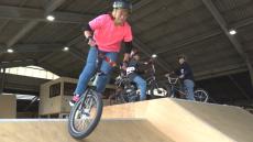 BMXやスケボーの屋内施設オープン！五輪出場の中村輪夢選手ら