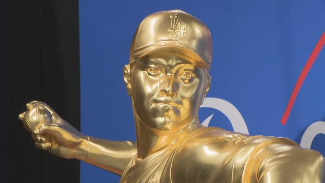 輝く二刀流大谷翔平選手の黄金像（参考価格1体5500万円）も 岡山高島屋