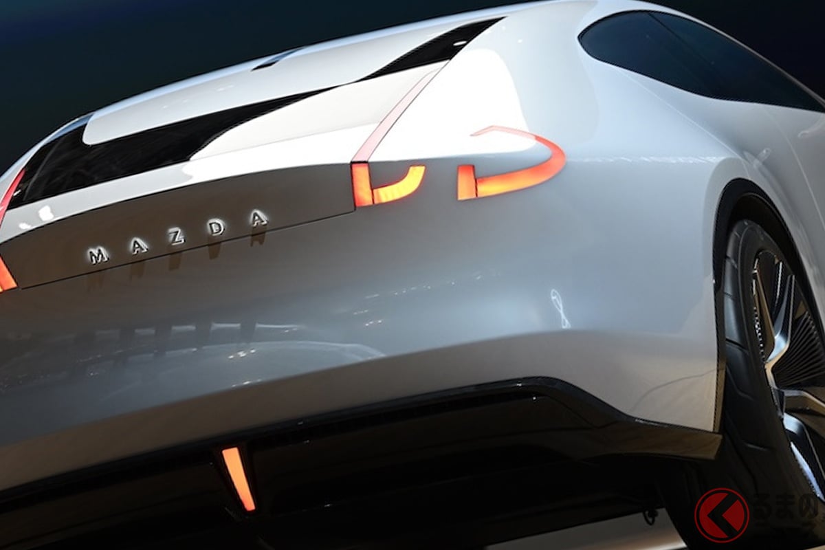 マツダの「美しすぎる4ドアクーペ」に注目！ ロータリー＆PHEVで510馬力を発揮！ “CO2”も回収できる「ビジョンクロスクーペ」とは？