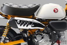 価格49万円！ ホンダ「“新”モンキー125」発売！ チェック柄シート