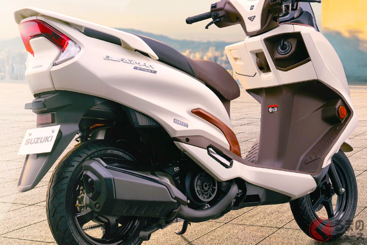 スズキ新型「“125cc”スクーター」発売に反響殺到！「フルフェイス入る
