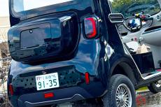 新車69万円！ 斬新「“3人乗り”トライク」実車登場！ “普通免許”で乗れ