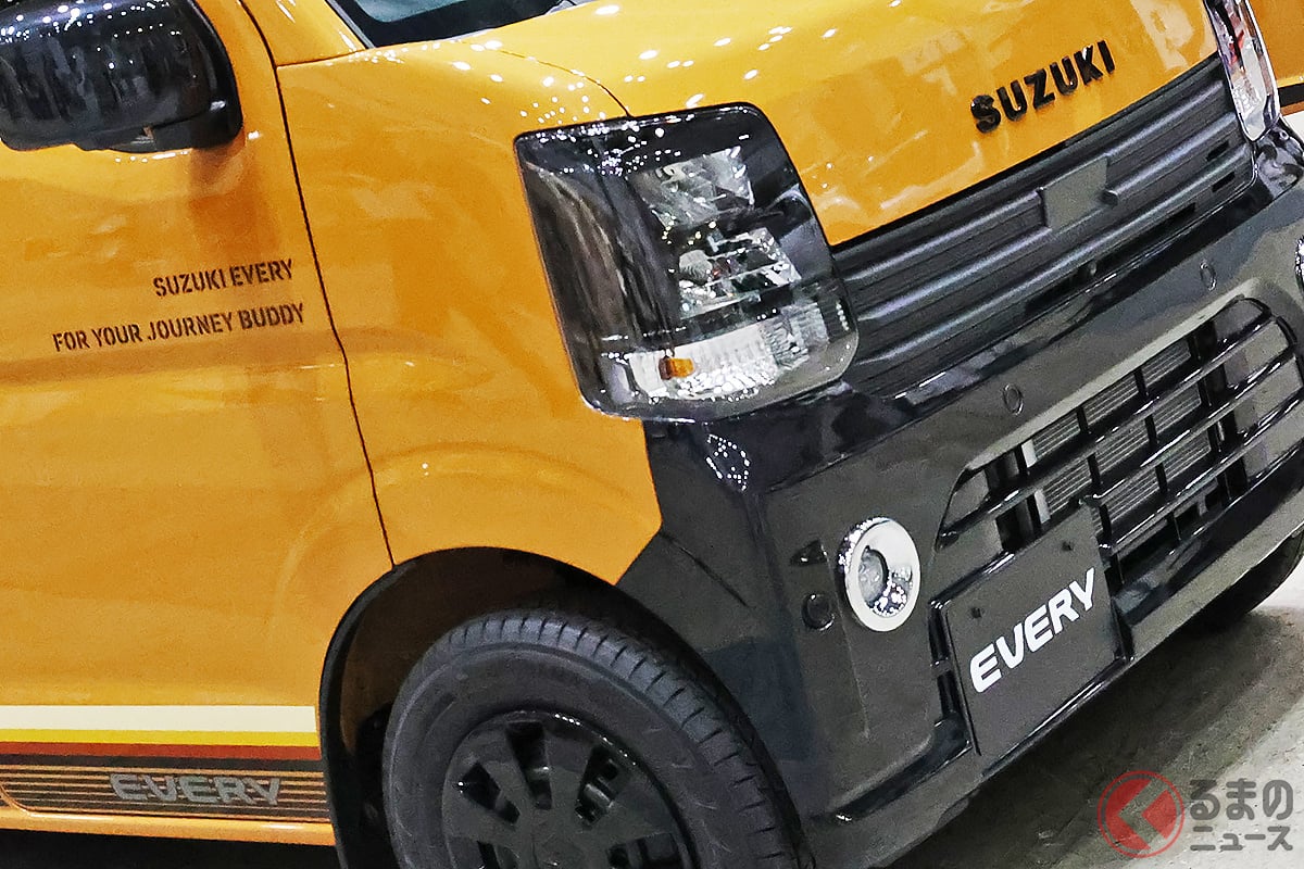 新車134万円！ スズキ「新型“軽”バン」発売！ タフマスク×「黒内装」に