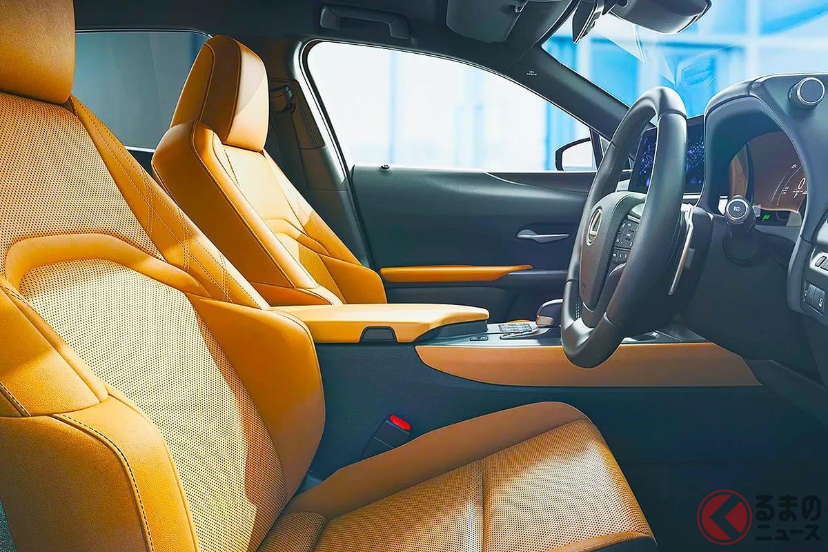 レクサス新型「“ちいさな”高級車」発表に反響殺到！「グリルがカッコ