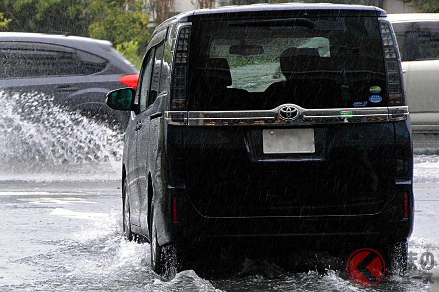 大型台風接近！ 車は早めに「垂直避難」へ 高潮や洪水が予想される場合はどこに避難させる？