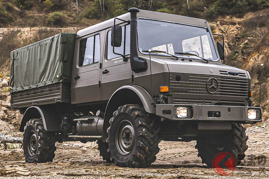 □ CLUB ウニモグ Badge① UNIMOG TLF2000 メルセデスベンツ 4WD