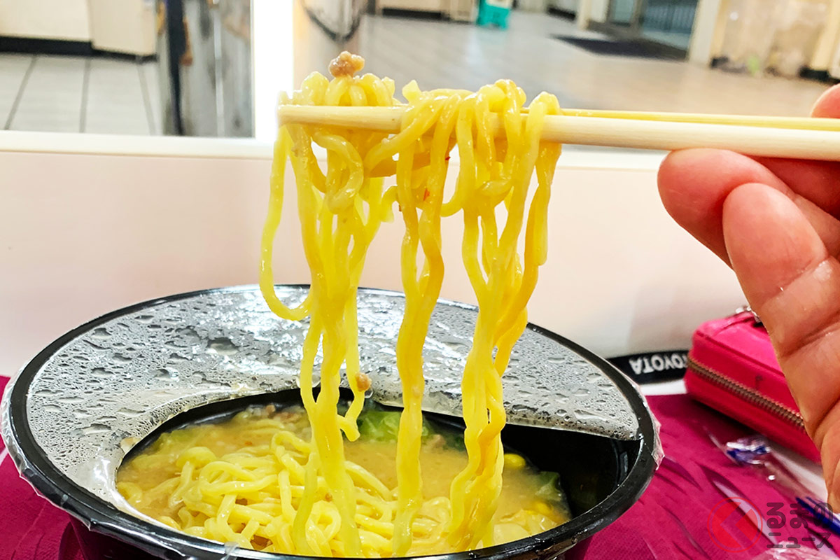 なぜ首都高PAに「妖怪ラーメン」出現？ 90秒で「熱々ラーメン」提供の自販機 「1杯790円の味」はいかに