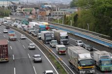 中央道は翌日まで！ 13日も各地の高速で激しい混雑 長い渋滞が予測されている区間は？