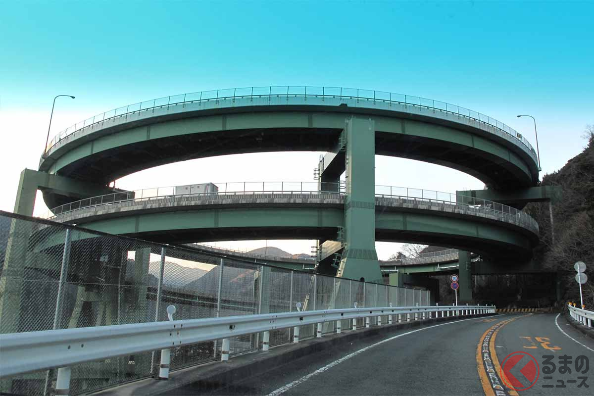 伊豆の「ぐるぐる道」なぜできた？ 高低差45mを一気に克服する「河津七滝ループ橋」の誕生経緯