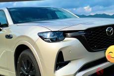 マツダ新型高級SUV「CX-60」購入者のリアルな声！ 「ランクルプラド」より幅広い“サイズ感”実際どう？ 乗った感想はいかに