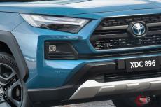 大型デジタルメーターが未来感スゴい！ トヨタ新「RAV4」最新マルチメディア搭載！ 豪で登場