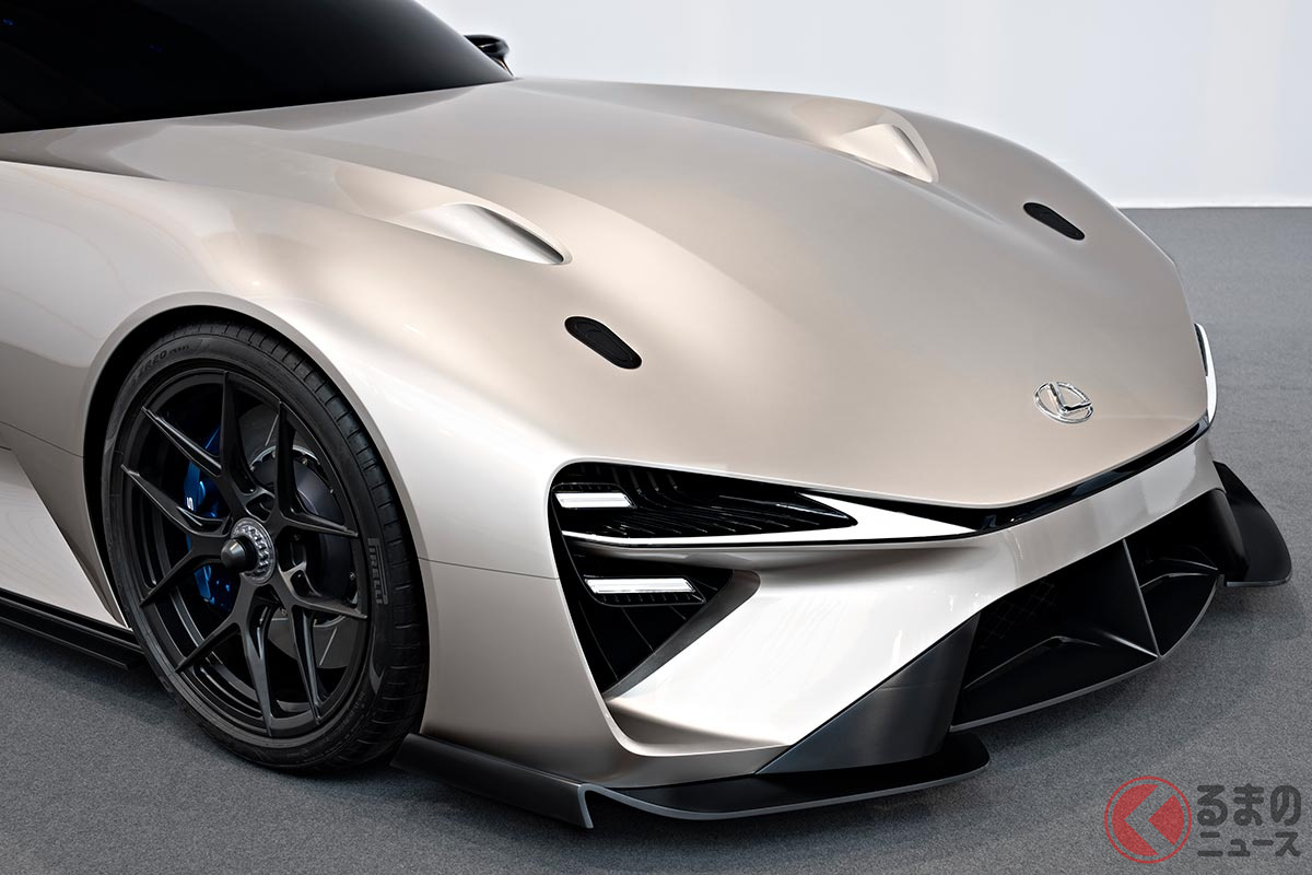 レクサスがMTをマジで開発!? 「LFA」後継の新型スポーツカーに搭載か？ 異型ハンドル装着しEV市販化目指す