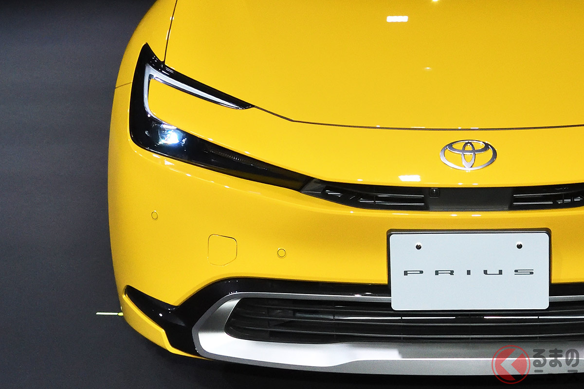 ついに発売のトヨタ新型「プリウス」は「安い」？それとも「高い」!? 275万円からの価格設定にユーザーの反応は