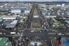 「日本一大きい交差点」立体化が佳境へ わずか一晩で750tの橋桁を架設！ 国道4号仙台BPの渋滞ポイント改善なるか