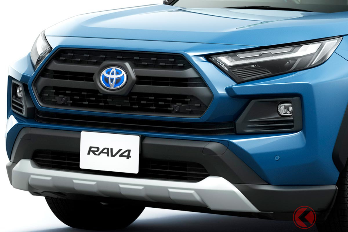 トヨタの「ワイルドSUV」なぜ若者から人気？ 普段使いで「RAV4」購入!? 四駆に何を求めてる？