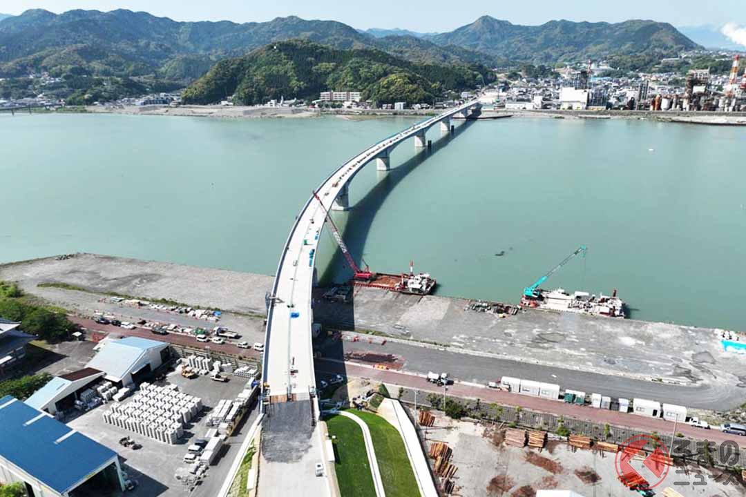 紀伊半島“ぐるり一周”の一部になる自動車専用道路「新宮紀宝道路」建設中！ 熊野川河口大橋が連結
