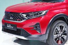 「小さくてカッコイイ！」 ホンダが全長4m級「新型SUV」発売！ 「RS」もアリ！ 超コンパクトな「WR-V」をマレーシアで販売開始 約275万円より