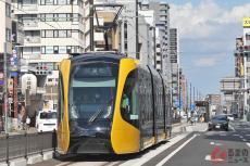 宇都宮で「路面電車」が75年ぶりの新規開業！ 慣れない「関東のドライバー」が再確認すべき「LRT独自の交通ルール」とは