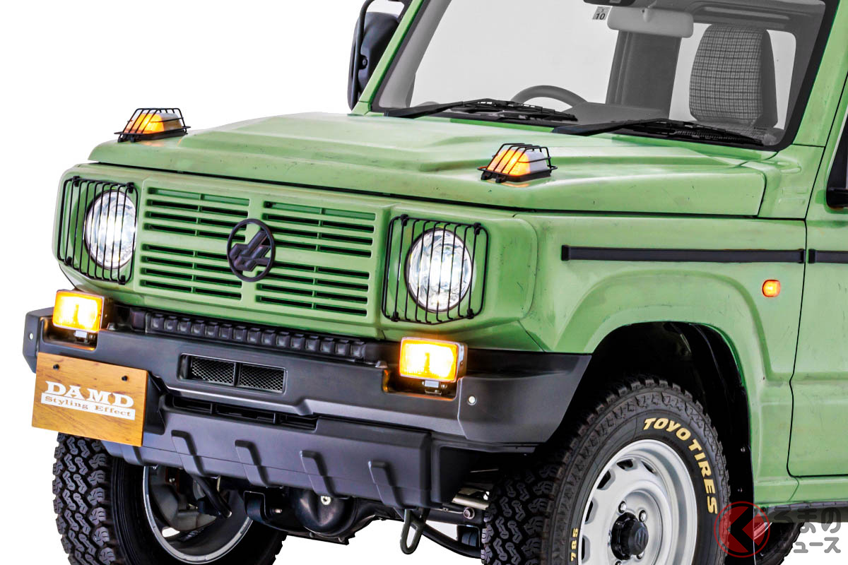 「えっ…！」スズキ「ジムニー」なの!? レトロ顔の新型「JIMNY little G. TRADITIONAL」公開！ ベンツ初代「Gクラス」にしか見えないボディキットが発売