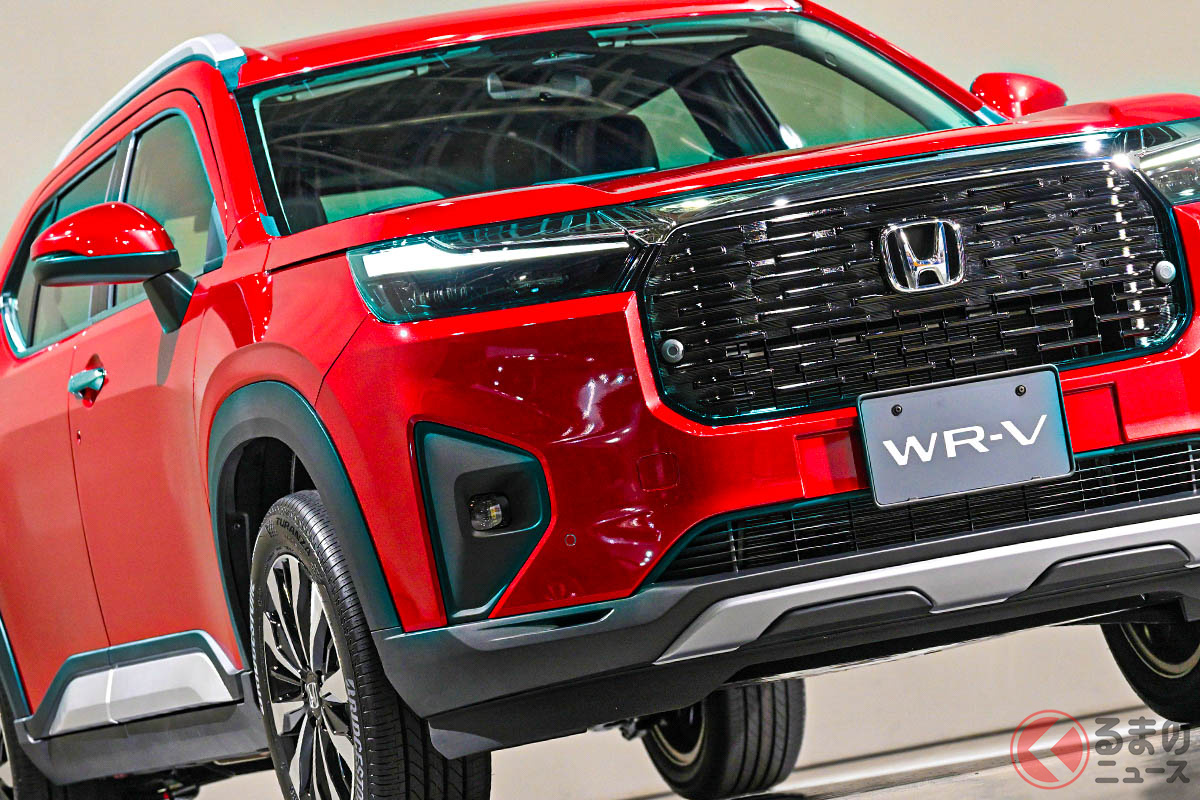 ホンダ「現代版クロスロード」初公開!? タフ感高めの「コスパ高すぎSUV」発表！ 新型「WR-V」と「名SUV」の共通点とは