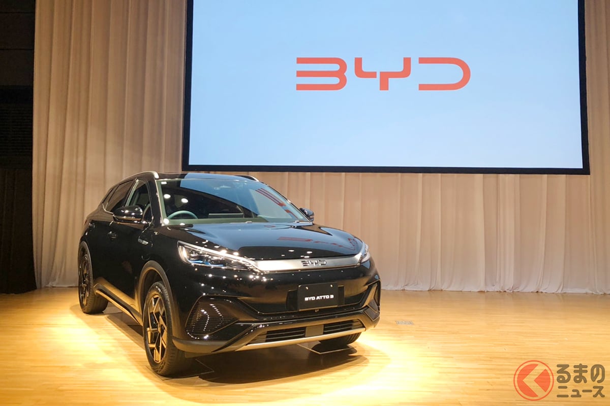 e-SUV「BYD ATTO 3」がアップデート！ 内外装に新カラーを設定し、カラオケなどのアプリも追加