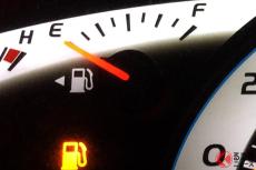 えっ…また給油!? 「ガソリン代を節約したい！」 誰でも“今すぐ”できる「燃費を良くする」方法とは？