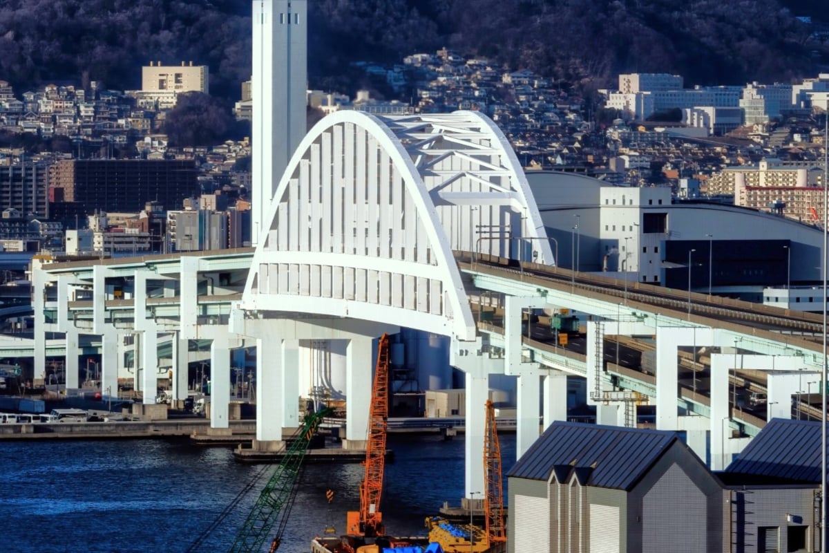 国内最大級!? 阪神高速「湊川延伸」の「超巨大な海上大橋」が設計開始へ 六甲アイランド～ポートアイランドを「巨大主塔4本」でつなぐ