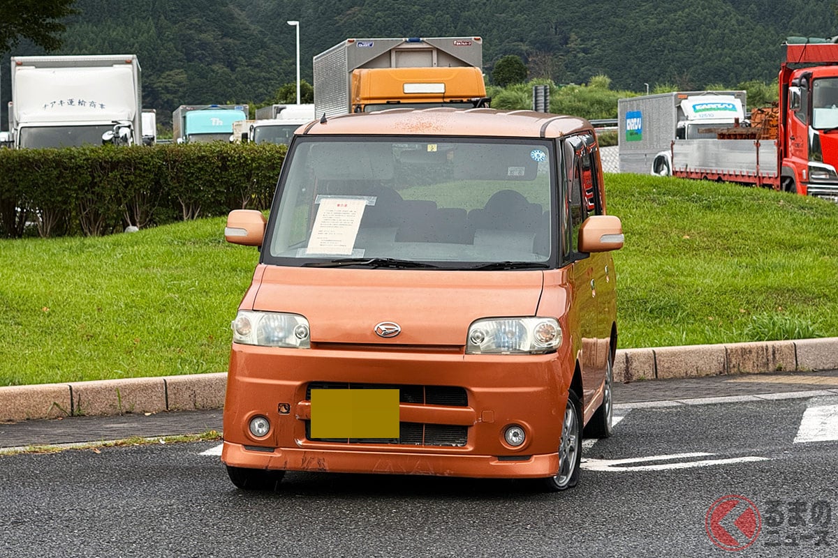 「ちょっとッ！何してるの！」 私有地での「無断駐車」どうする？ 勝手に移動は逆効果？ 聞き慣れない「自力救済禁止の原則」とは何なのか