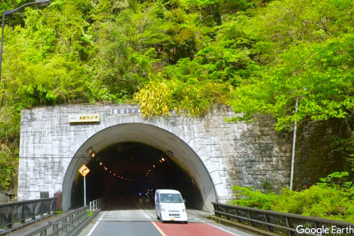 すごい国道バイパス「多摩川南岸道路」全通まで「あと1工区」!? 「超優秀」「まさに快走路」の声も トンネルで一気に「終着駅の向こう」へ直結