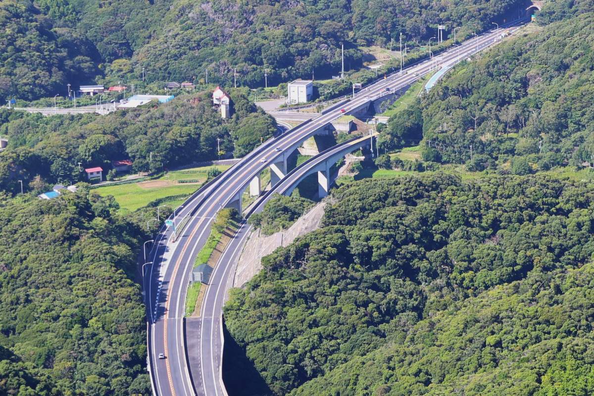 夢の「房総半島ぐるり高速道路」いつ完成？ 実は「一部開通済み」壮大な計画の裏には「さらなるバイパス計画」も!?