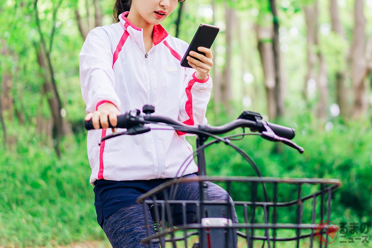 自転車の「ながらスマホ」で罰金10万円に！ 11月から罰則制定で何が変わる？ 「自転車だから大丈夫」では無くなる法改正とは