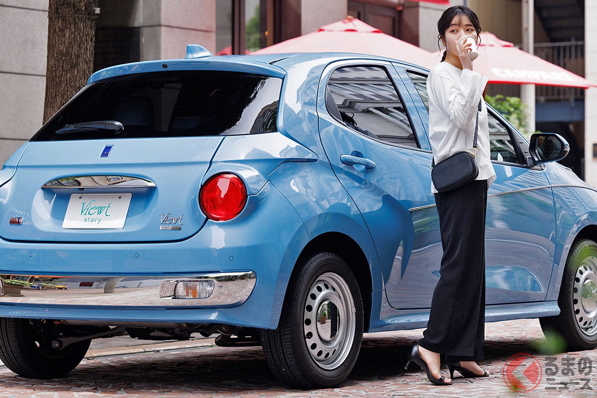 6速MTあり！ 最新の「レトロ顔小さな高級車」に反響多数！ 「可愛い」「燃費よさそう」 全長4mボディに旧車風デザイン×「豪華内装」採用！ 光岡「ビュートストーリー」に注目