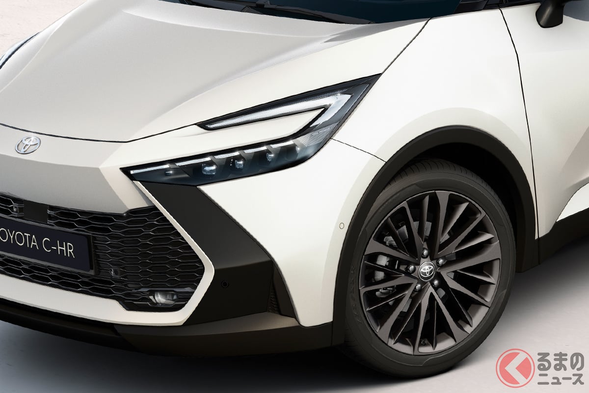 約700万円!? トヨタ新「C-HR」に反響あり！ 「カッコいい！」「欲しい！」導入求める声も！ “艶消し”ホイールがクールな「ラウンジエディション」ドイツで登場