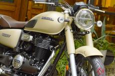新車71万円！ ホンダが超レトロな「新ロードスポーツ」発表！「大型