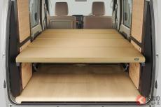 日産が新たな「“車中泊”軽バン」発表！ 全長3.4mの“箱型ボディ”に高